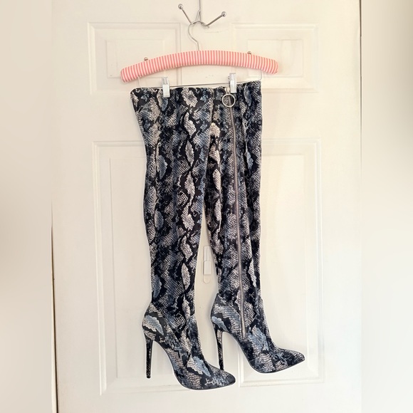 Shoedazzle Blue Black Snakeskin Velvet Stretch Boots Size 9.5 - Picture 14 of 16